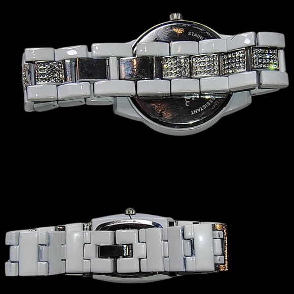 Elegant White and Silver Women's Watch - Picture 4 of 4